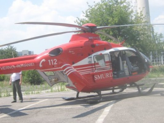 Elicopterul SMURD, solicitat la Oltina: un bărbat şi-a tăiat mâna cu toporul!